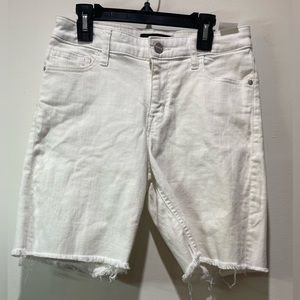 Sanctuary Women's Bermuda shorts size 25 NWOT White Denim Button Zip Close